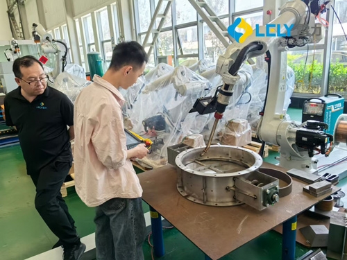 雷力阀门生产基地将新增全自动焊接机器人.jpg